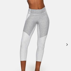 Grey outdoor voices 3/4 two tone warmup leggings